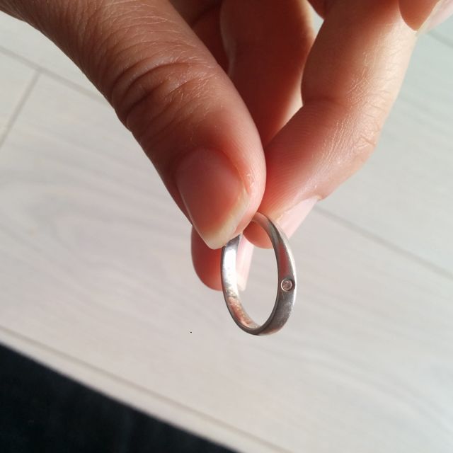 【アイプリモ(I-PRIMO)の口コミ】 シンプルだけど他の人と被らないようなデザインを選びました。大きな石は…