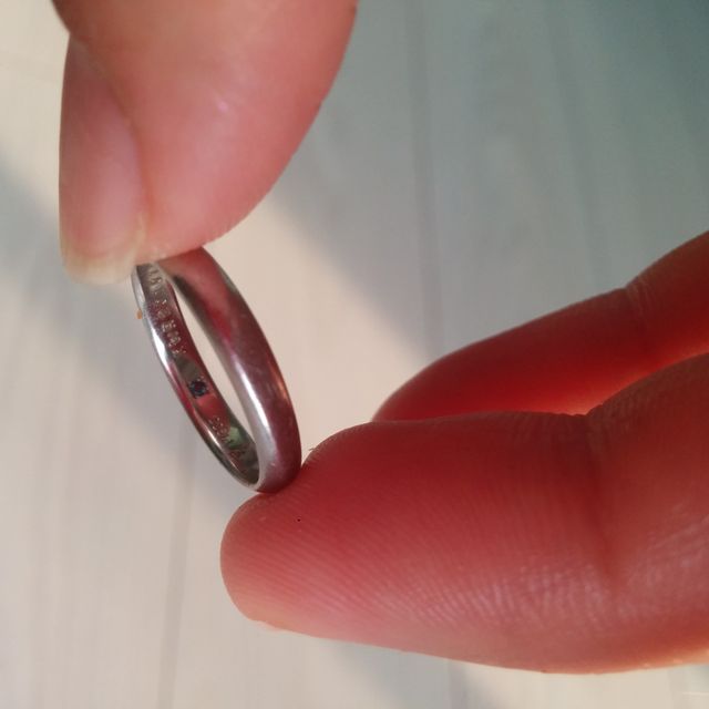 【アイプリモ(I-PRIMO)の口コミ】 シンプルだけど他の人と被らないようなデザインを選びました。大きな石は…