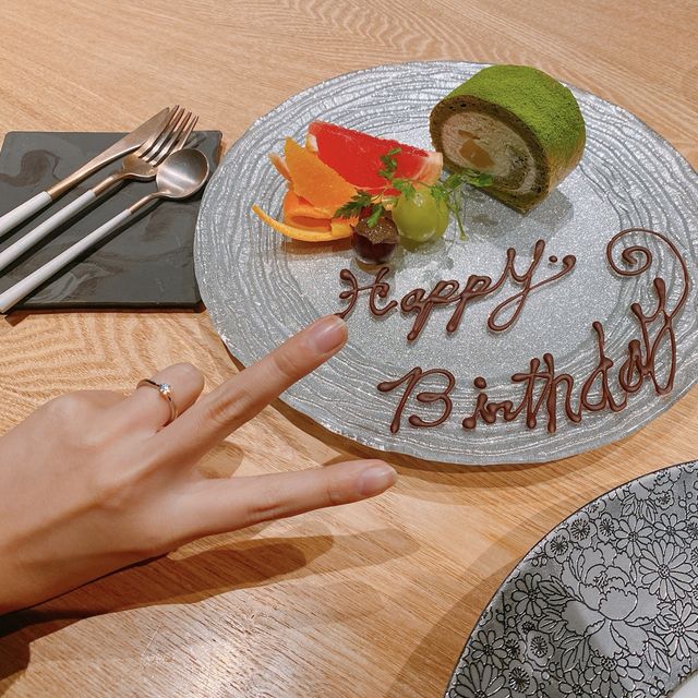 【アイプリモ(I-PRIMO)の口コミ】 デザインは指がすらっと見えるようなものにして指輪の内側にネームとプロ…