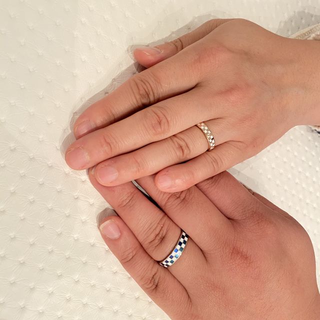 【TOMOE(トモエ)の口コミ】 つけ心地とデザイン、馴染やすさで選びました。個性的なデザインですが、…