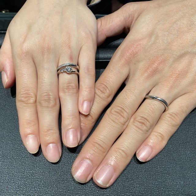 【エクセルコダイヤモンド(EXELCO DIAMOND)の口コミ】 他のブランドで購入した婚約指輪と重ね付けした時に
相性が良いものを探し…