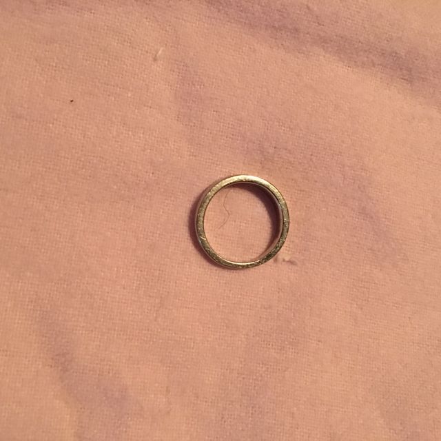 【グッチ(GUCCI)の口コミ】 なんの特徴もないシンプルなものに見えますが、手のひら側が少し細くなっ…