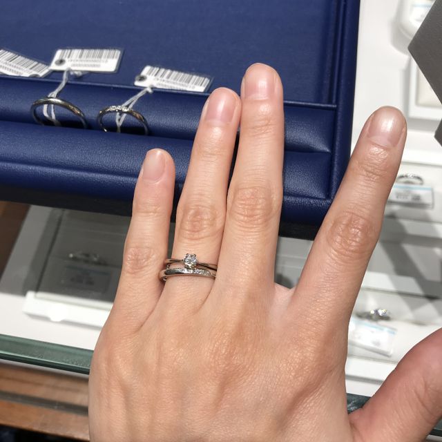 【銀座ダイヤモンドシライシの口コミ】 いろいろなタイプや指輪があり、希望をいうところ奥からたくさん指輪を持…