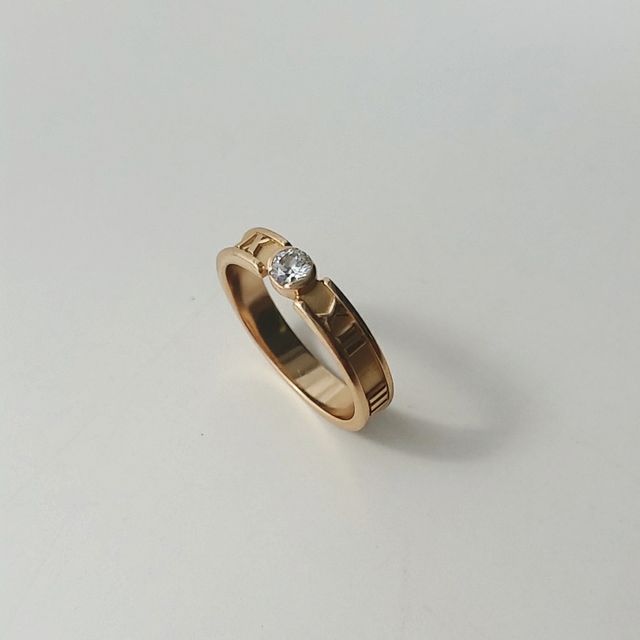 【ティファニー(Tiffany & Co.)の口コミ】 シンプルで華奢なデザインを求めていったのですが、試着してみるとある程…