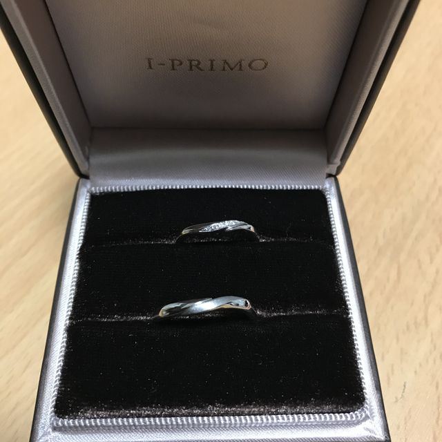 【アイプリモ(I-PRIMO)の口コミ】 男性の結婚指輪はどれも似たようなデザインが多い中、ノクターナルには一…