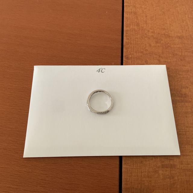 【4℃ BRIDAL(ヨンドシーブライダル)の口コミ】 デザインを気に入ったため。2020年限定のデザインだったため。色んな指輪…