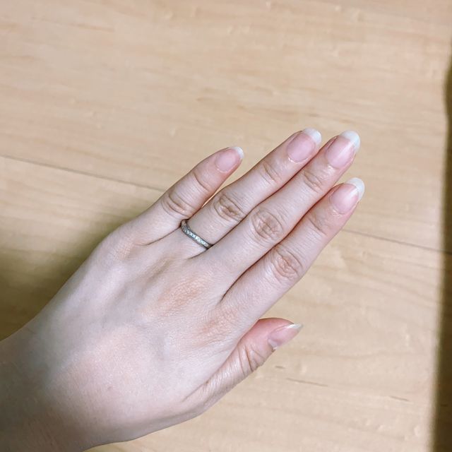 【銀座ダイヤモンドシライシの口コミ】 何店舗も回ってとても悩みましたが、普段つけていて違和感のない馴染みの…