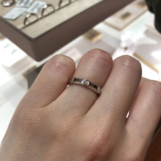 【ブルガリ(BVLGARI)の口コミ】 気になっていたデザインだったので試着しました。わりとごつごつした印象…