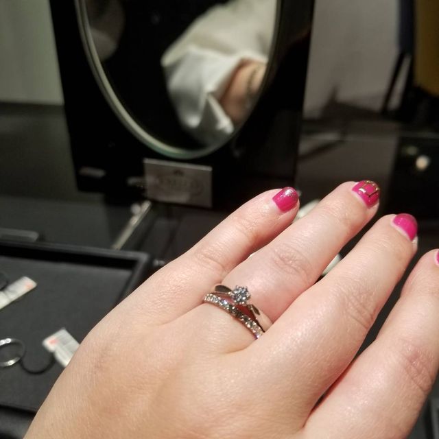 【エクセルコダイヤモンド(EXELCO DIAMOND)の口コミ】 エタニティリングを選んだが、他のブランドと比較して輝きのバランスが抜…