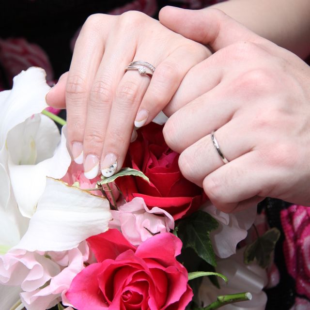 【4℃ BRIDAL(ヨンドシーブライダル)の口コミ】 2人の思い出のディズニーランドとコラボしている4℃でのみ購入を検討しまし…