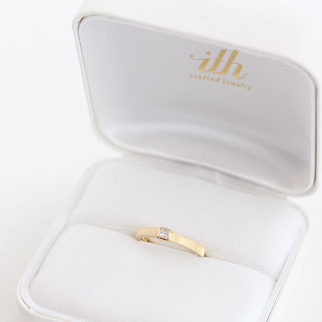 【ith(イズ)の口コミ】 デザインは全て旦那さんが考えてくれました。普段の私の洋服のテイストに…