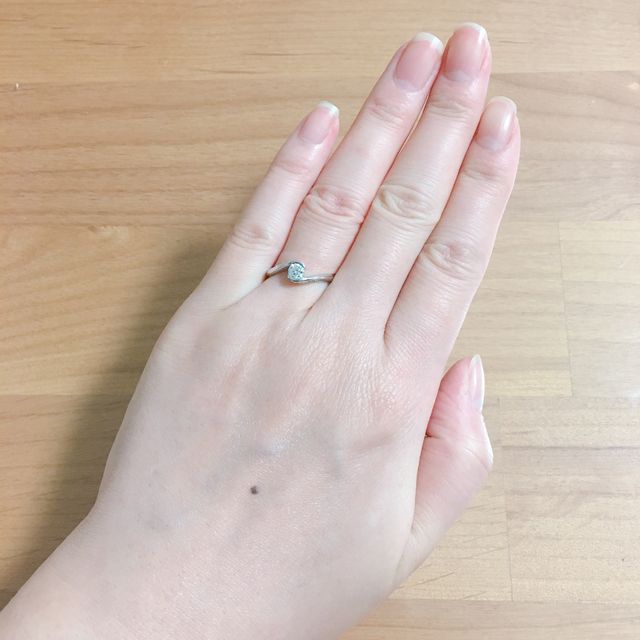 【ケイウノ ブライダル(K.UNO BRIDAL)の口コミ】 普段使いも視野に入れていたので、あまり高さのない滑らかなアーチのもの…