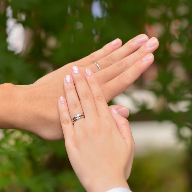 【ティファニー(Tiffany & Co.)の口コミ】 ティファニーは王道の一粒のティファニーカットが有名ですが、この指輪は…