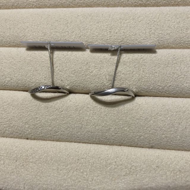 【TRECENTI(トレセンテ)の口コミ】 ダイヤモンドの輝きが指を綺麗に見せてくれます。結婚指輪は長くつけるも…
