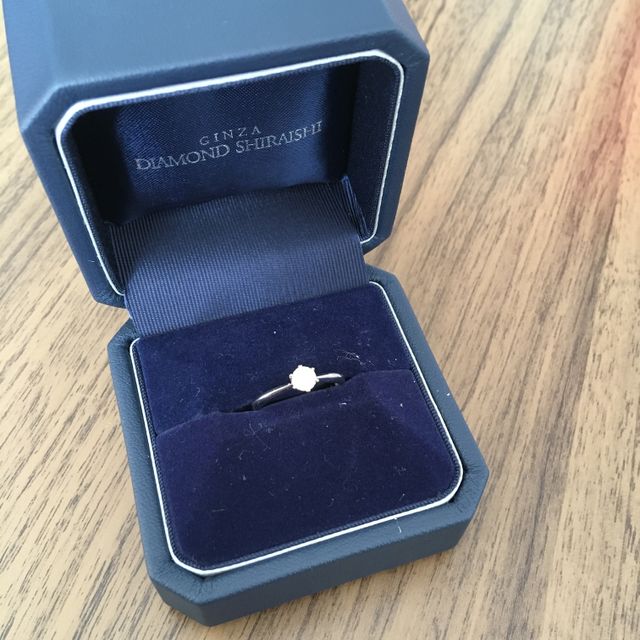 【銀座ダイヤモンドシライシの口コミ】 シンプルなデザインが良いと思ってこちらのデザインを選ばせていただきま…