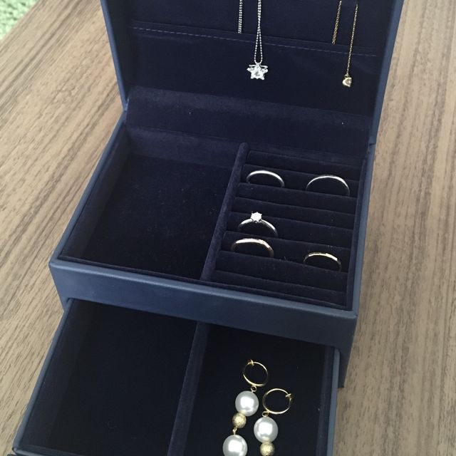 【銀座ダイヤモンドシライシの口コミ】 お婆さんになっても、つけられるシンプルなデザインにしました。
リングの…