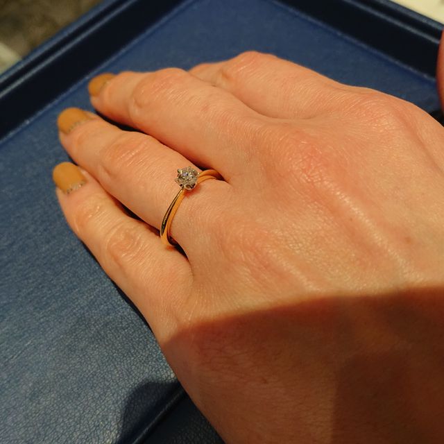 【銀座ダイヤモンドシライシの口コミ】 新郎側は新婦が満足いく指輪を選んでもらいたい、新婦側は可愛いデザイン…