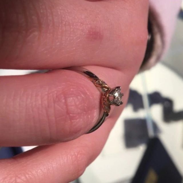 【銀座ダイヤモンドシライシの口コミ】 非常に個性的なデザインであり立体的なフォルムをしているのでサイドから…