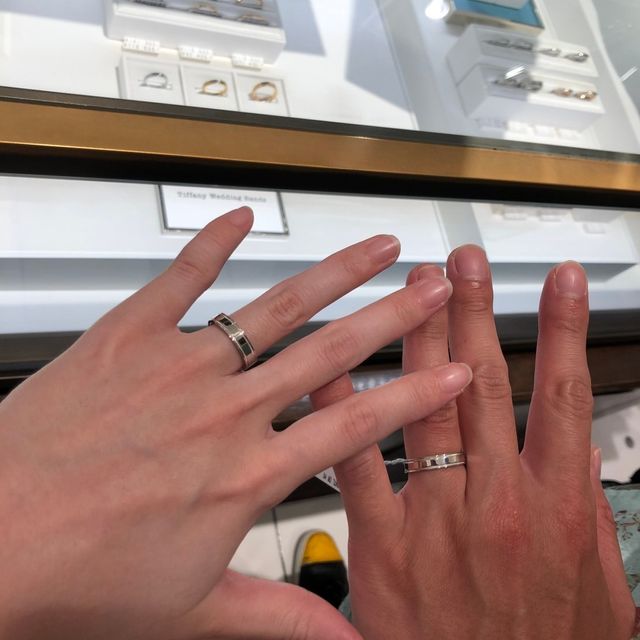【ティファニー(Tiffany & Co.)の口コミ】 男性が好む太めのリングである。女性も同じ太めのデザインがセットとなっ…