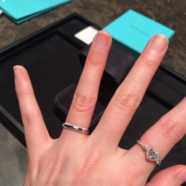 【ティファニー(Tiffany & Co.)の口コミ】 ミルグレイン ウェディング バンドリングの一粒ダイヤがあるものを選びま…