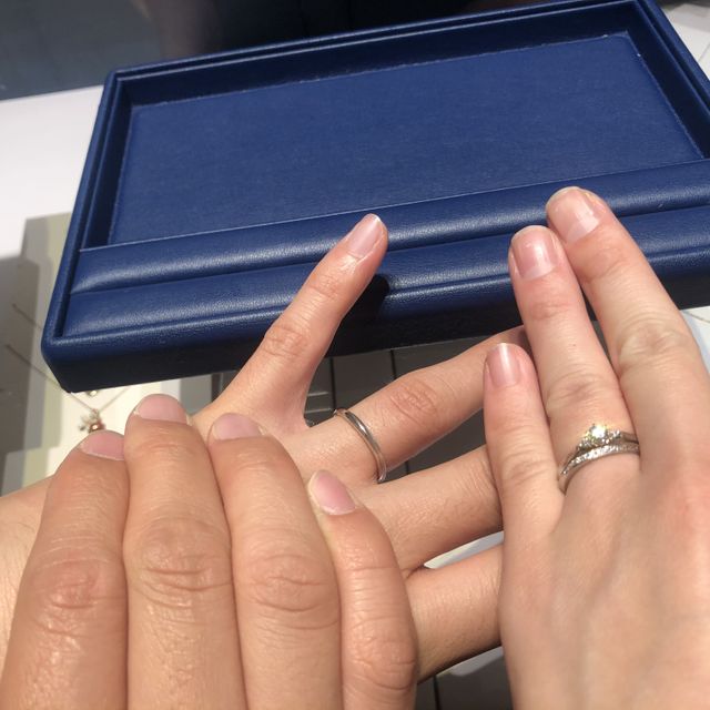 【銀座ダイヤモンドシライシの口コミ】 ウェーブのデザインの結婚指輪を探していました。
他店もいろいろ見て回る…