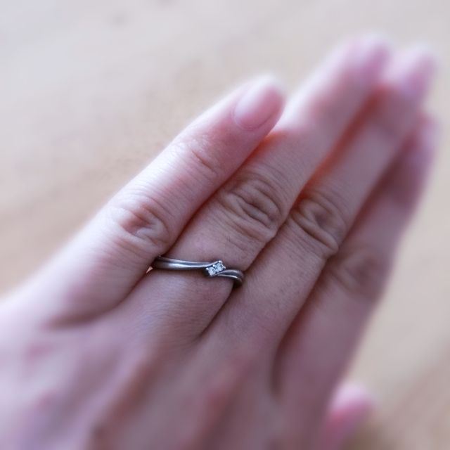 【アイプリモ(I-PRIMO)の口コミ】 婚約指輪をもらっていないので、婚約指輪と結婚指輪の中間のようなデザイ…