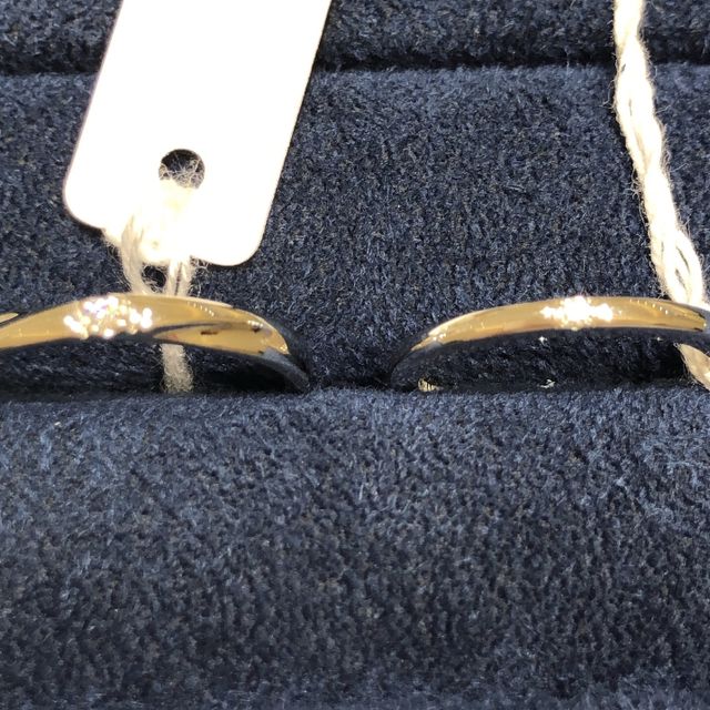 【4℃ BRIDAL(ヨンドシーブライダル)の口コミ】 手の小さい私に合うものを相談し、長く使えるデザインをと思い選びました…