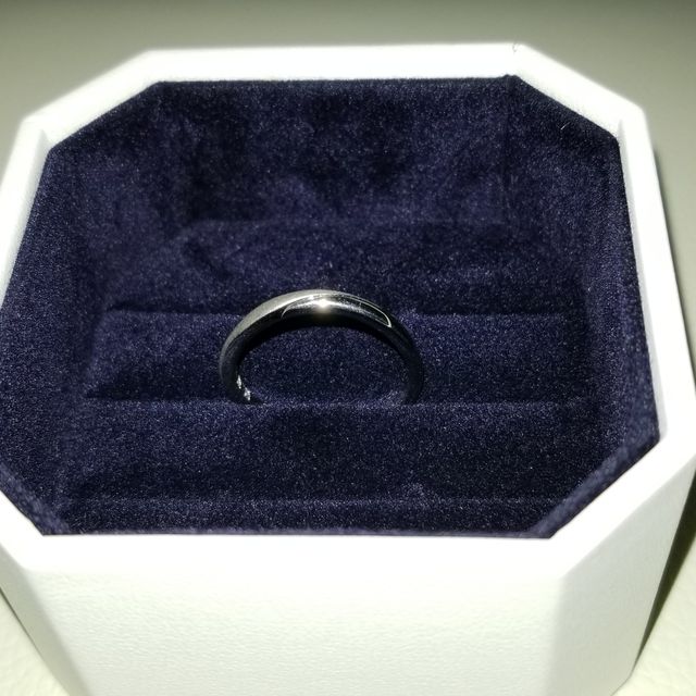 【4℃ BRIDAL(ヨンドシーブライダル)の口コミ】 色々なデザインを試着させてもらいましたがシンプルがよかったのでつや消…