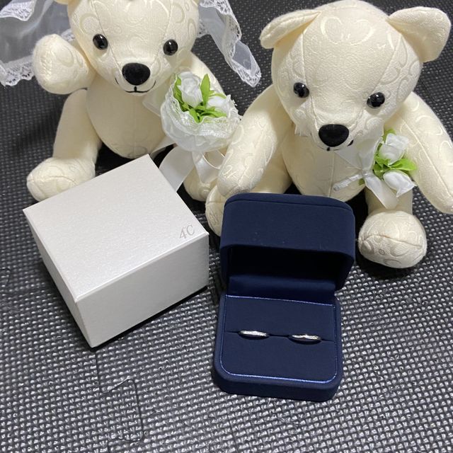 【4℃ BRIDAL(ヨンドシーブライダル)の口コミ】 あまり派手なのは好まなかったのでシンプルなデザインを用意して頂いた。…