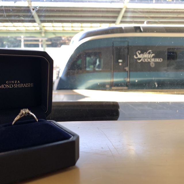 【銀座ダイヤモンドシライシの口コミ】 私は婚約者と一緒に見に行きました。まず、ダイヤモンドから選べます。透…