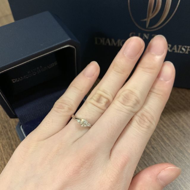 【銀座ダイヤモンドシライシの口コミ】 私は婚約者と一緒に見に行きました。まず、ダイヤモンドから選べます。透…