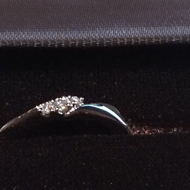 【アイプリモ(I-PRIMO)の口コミ】 指輪のデザインはウエーブやVが良くていろいろつけて試してみました。
あ…