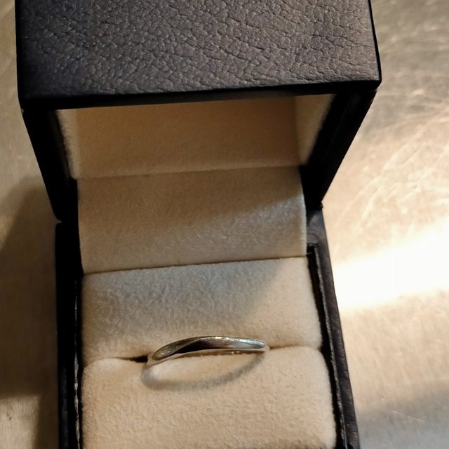 【ヴァンドーム青山(VENDOME AOYAMA)の口コミ】 素材はプラチナが良かったので、このタイプにしました。また、流れるよう…