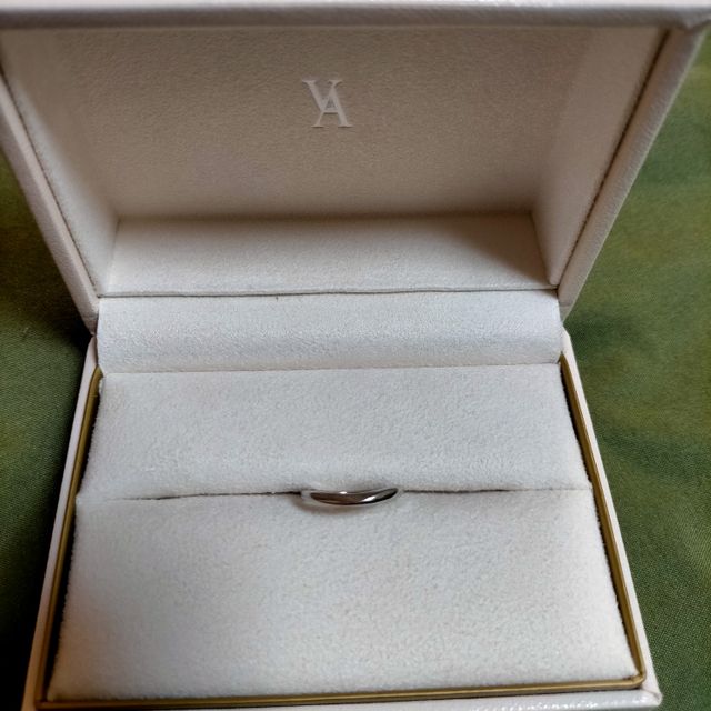 【ヴァンドーム青山(VENDOME AOYAMA)の口コミ】 素材はプラチナが良かったので、このタイプにしました。また、流れるよう…