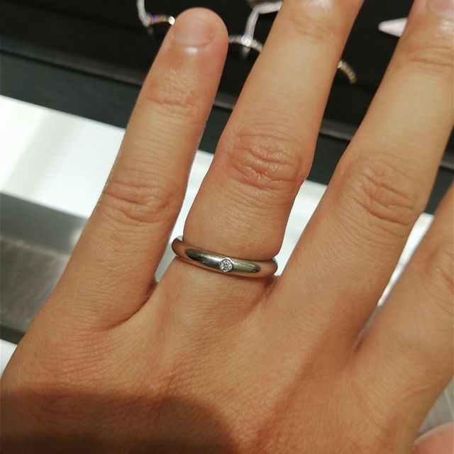 【ティファニー(Tiffany & Co.)の口コミ】 王道デザインから、ティファニーならではのデザインもある。素材はプラチ…