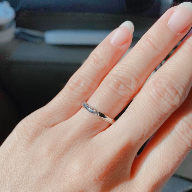 【4℃ BRIDAL(ヨンドシーブライダル)の口コミ】 可愛いデザインや指が綺麗に見えるデザイン
ゴージャスなデザインからシン…