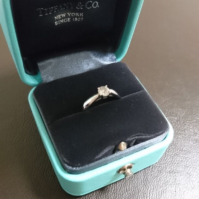 【ティファニー(Tiffany & Co.)の口コミ】 婚約指輪はダイヤモンドがかなり飛び出ているデザインが多いので、それだ…