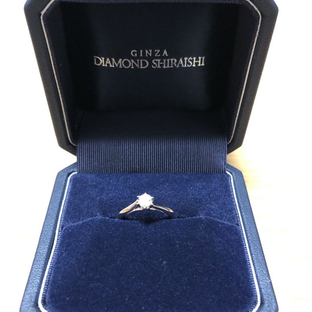 【銀座ダイヤモンドシライシの口コミ】 2人が手を取り合っているところをモチーフにしてるデザインがとても良いな…