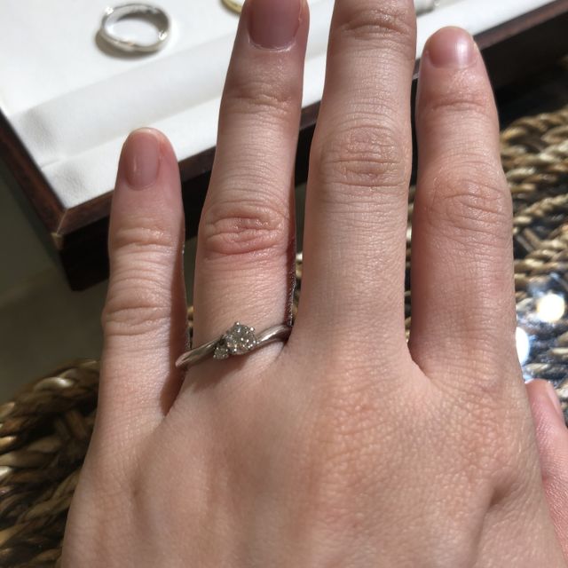 【杢目金屋(もくめがねや)の口コミ】 ウェーブを選びました。理由としてはフラットのリングだと薬指に着けると…