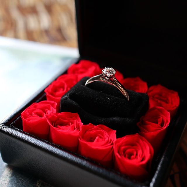 【エクセルコダイヤモンド(EXELCO DIAMOND)の口コミ】 ダイアモンドの価値観の説明がわかりやすく、ダイアモンドで決めた。
リン…