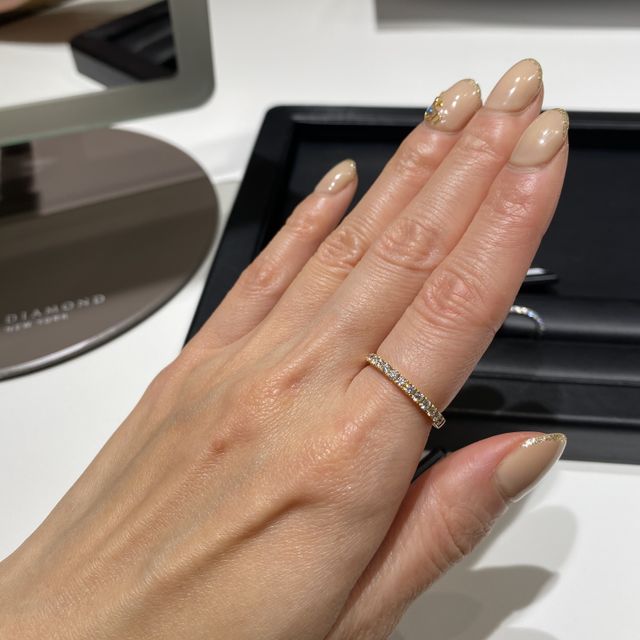 【ラザール ダイヤモンド(LAZARE DIAMOND)の口コミ】 細めで華奢なデザインでとても素敵でした。ダイヤも小さすぎず、大きすぎ…