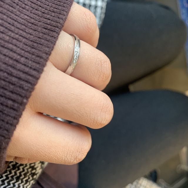 【BLOOM(ブルーム)の口コミ】 シンプルですが、デザイン性もあり、派手ではないので
普段着けていても邪…