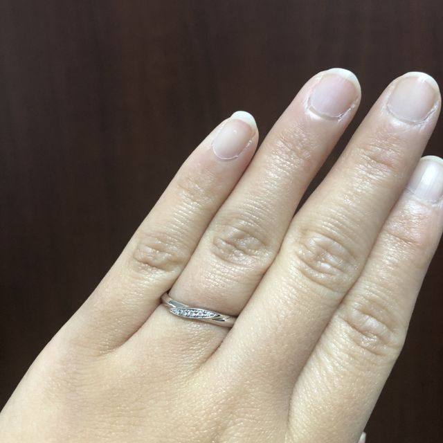 【アイプリモ(I-PRIMO)の口コミ】 指が太めなのでストレートより、ねじれのあるデザインの方がスッキリ見え…