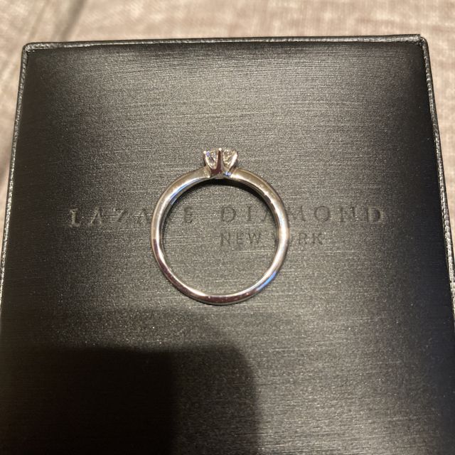 【ラザール ダイヤモンド(LAZARE DIAMOND)の口コミ】 指輪のデザインは全体的にシンプルなものが比較的多いように感じました。…