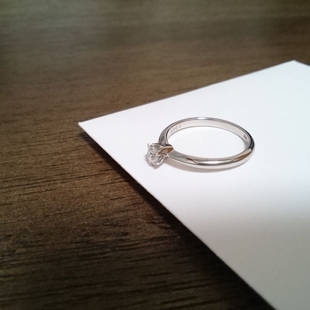 【アイプリモ(I-PRIMO)の口コミ】 シンプルで飽きないデザインということ。それと、ダイヤモンドの品質がよ…