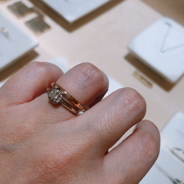 【ブルガリ(BVLGARI)の口コミ】 ザ、王道という婚約指輪を探している中で、たまたま入ったブルガリでふと…