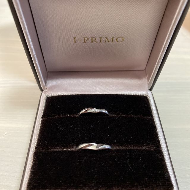【アイプリモ(I-PRIMO)の口コミ】 店舗に相談に伺って色々な指輪を試着させて頂きました。どのデザインにす…