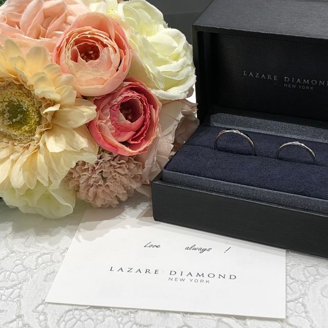 【ラザール ダイヤモンド(LAZARE DIAMOND)の口コミ】 プラチナ950のストレートリングです。
ダイヤモンドの留め方が珍しく、横…