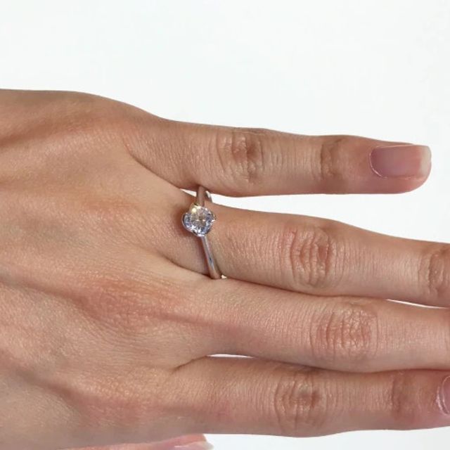 【BRILLIANCE+(ブリリアンスプラス)の口コミ】 他のブランドに比べてダイヤモンドをお得に購入できるのでその分大きくで…