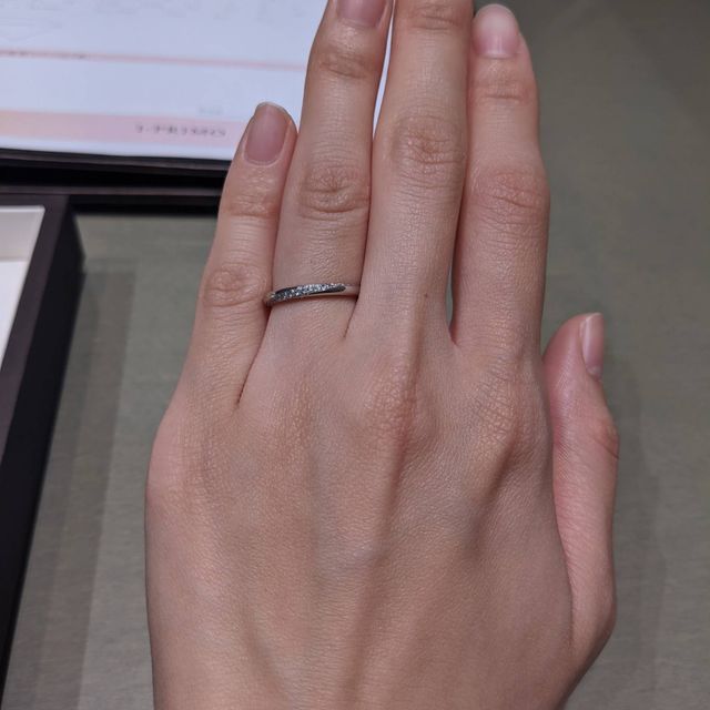 【アイプリモ(I-PRIMO)の口コミ】 デザインはストレートの中に斜めにラインが入っており、自分からみたのも…